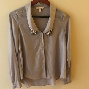 Decree Blouse Pearl Accent